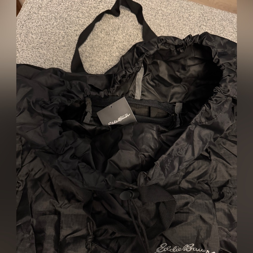 NWT Eddie Bauer Stowaway 25L Cinch Ripstop Nylon Tote in Onyx (black) - Picture 3 of 6